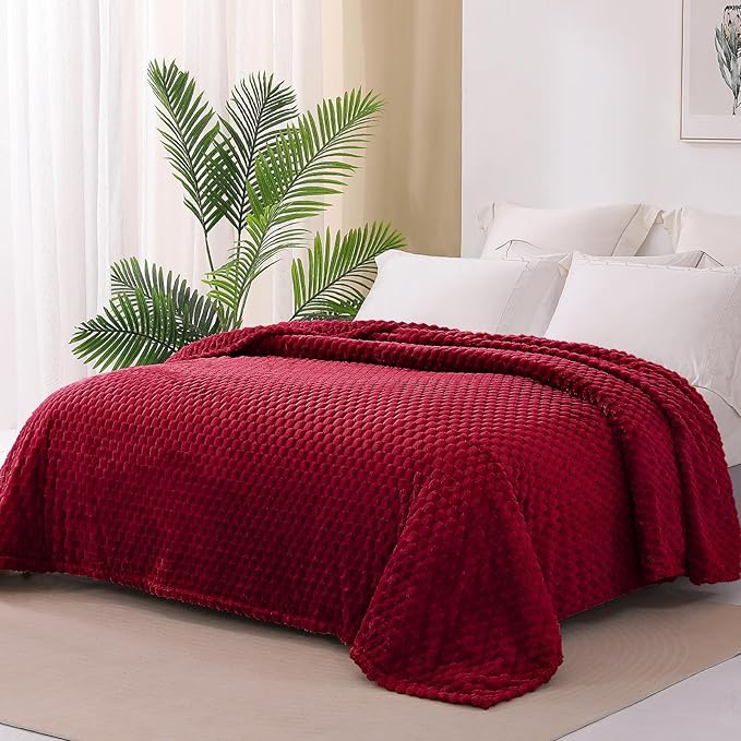 Exclusivo Mezcla Fleece Twin Blanket for Bed, Extra Large Fuzzy Deep Red Bed Blankets, Soft Cozy Plush Sofa Throws for All Seasons, 90x66 Inches