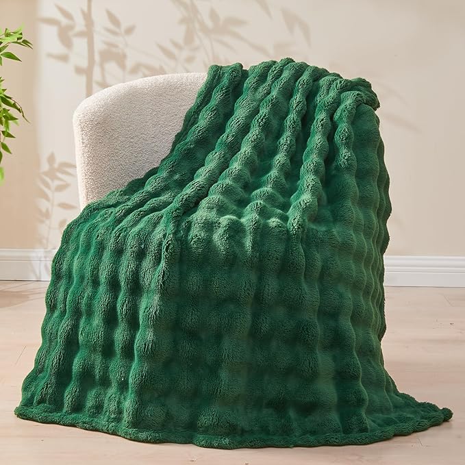 NEWCOSPLAY Queen Blanket for Couch Dark Green Super Soft Flannel Fleece 3D Bubble Lightweight Bed Blanket All Season Use (Dark Green, Queen(90"x90"))