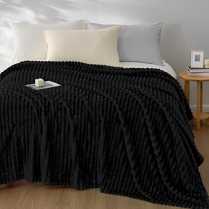 Joiedomi Queen Size Blanket for Bed, Soft & Warm Black Fleece Blankets Gifts for Women Men Mom, Cozy Cute Soft Throw 90x90 Inches