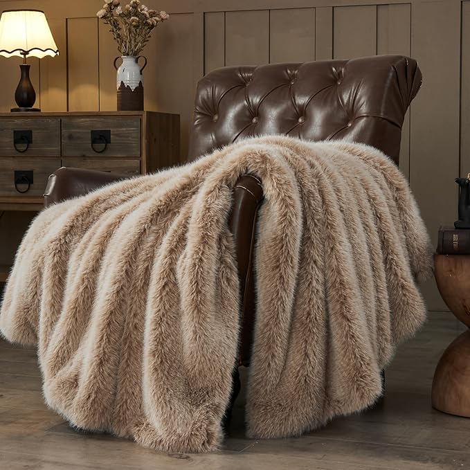 NEWCOSPLAY Faux Fur Throw Blanket Brown White Luxury Fluffy Thick Warm Blanket for Couch Sofa Bed 1000GSM (Brown White Thick, Throw(50"x60"))