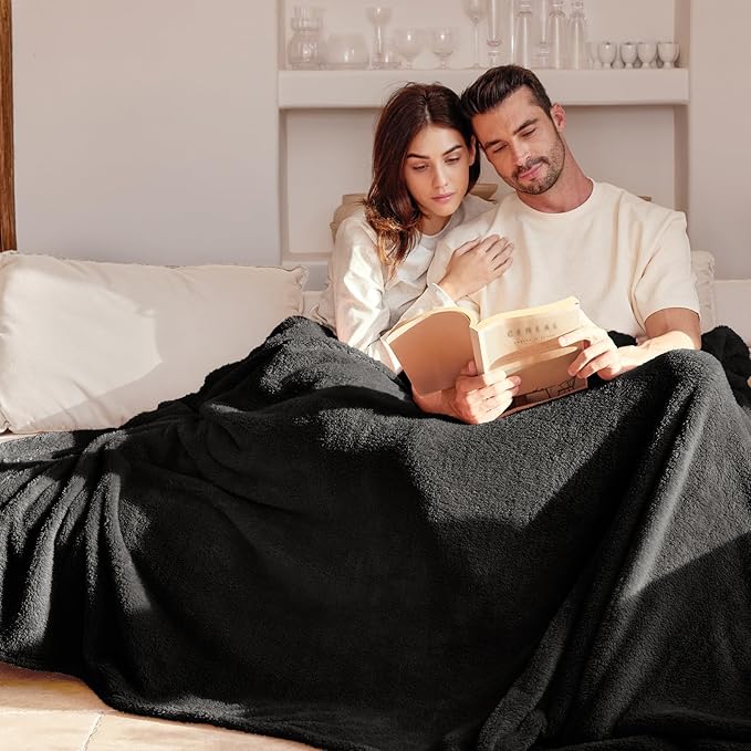 Exclusivo Mezcla Soft Fleece Throw Blanket for Couch, Super Soft Velvet Plush Fleece Blankets, Fuzzy Cozy and Warm for Winter, 50x60 Inches, Black