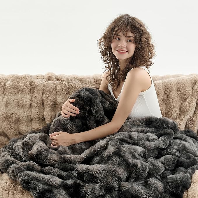 Wajade Fluffy Faux Fur Throw Blanket for Couch Bed 50x60, Luxury Soft Thick Fuzzy Plush Bubble Blanket, Warm Cozy Blanket for Sofa Chair, Cream White (Tie-dye Dark Grey, Twin- 60" x 80")