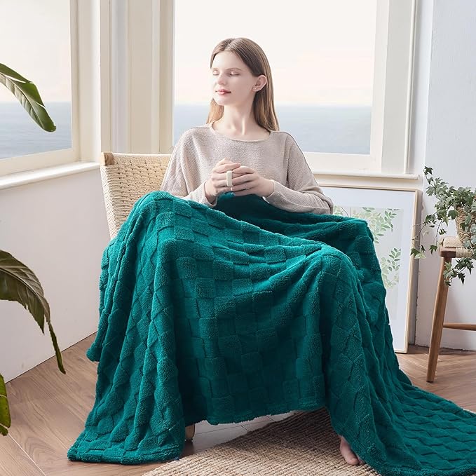 NEWCOSPLAY Super Soft Twin Blanket Dark Teal Premium Silky Flannel Fleece 3D Checkered Lightweight Bed Blanket All Season Use (Dark Teal Checkered, Twin(60"x80"))