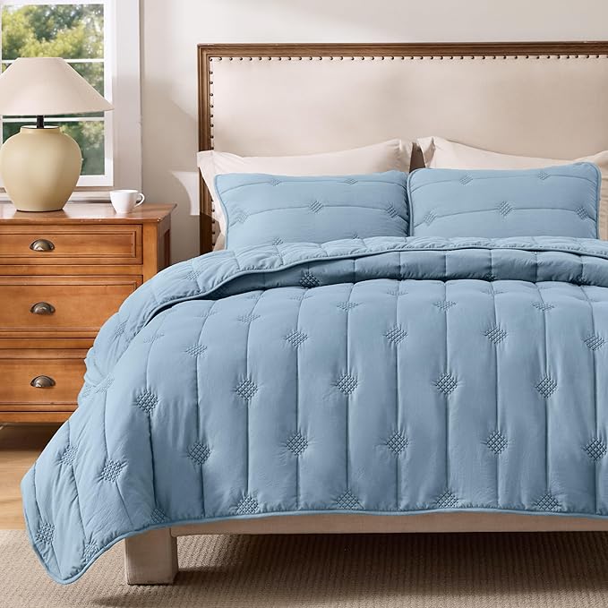 Bedsure Queen Size Quilt Sets – Ultra Soft Lightweight Blue Bedspread Coverlet with 2 Pillow Shams, Breathable & Cozy Quilted Bedding, All Season Bedroom Decor, 3 Piece (90x96 Inches)