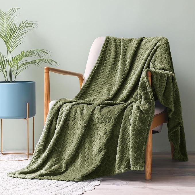 Exclusivo Mezcla Fleece Throw Blanket for Couch and Bed, 50x70 Inches Soft Cozy Jacquard Flannel Blankets, Lightweight Fuzzy Plush Warm Throws for Women, Olive Green