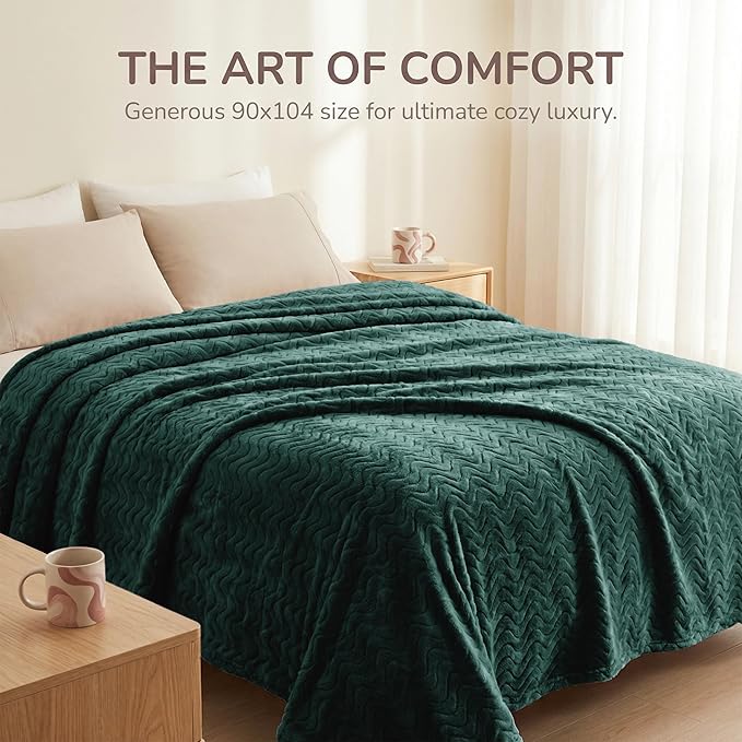 Exclusivo Mezcla King Blanket for Bed, Cozy Lightweight Fleece Blankets for All Season, Decorative Giftable Fuzzy Plush Wave Textured Suitable for Women, Men, Forest Green, 90x104 Inches