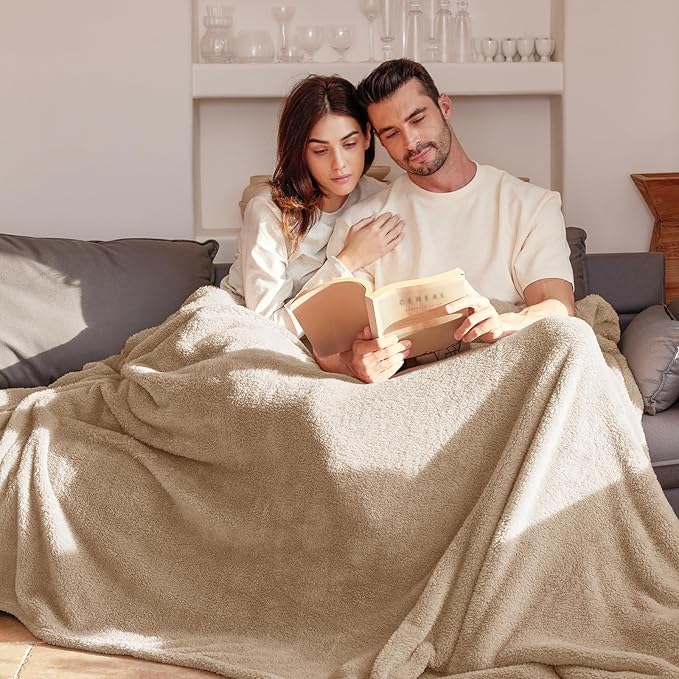 Exclusivo Mezcla Twin Size Blanket for Bed, Super Soft Velvet Plush Fleece Blankets, Fuzzy Cozy and Warm for Winter, 60x80 Inches, Camel