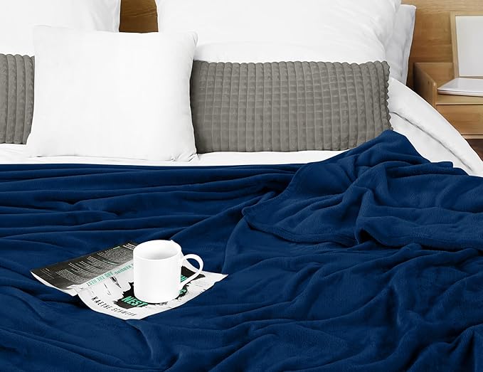 Utopia Bedding Navy Fleece Blanket Twin Size Lightweight Fuzzy Soft Anti-Static Microfiber Bed Blanket (60x80 Inch)