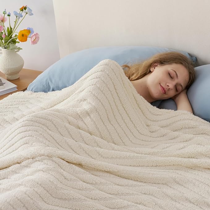 Joiedomi Queen Size Blanket for Bed, Soft & Warm White Fleece Blankets Gifts for Women Mom, Cozy Cute Soft Throw 90x90 Inches