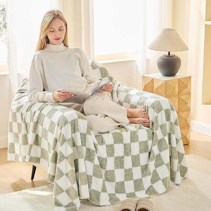 EMME Checkered Blanket Queen Size - 80"x90" Green Knit Blanket Soft Fluffy Patterned Throw Blankets for Couch, Sofa, Chair, Bed, Camping, Picnic, Travel