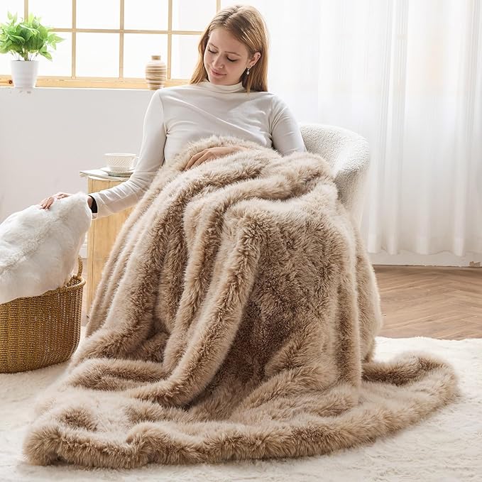 NEWCOSPLAY Faux Fur Throw Blanket Brown White Luxury Fluffy Thick Warm Blanket for Couch Sofa Bed 1000GSM (Brown White Thick, Throw(50"x60"))