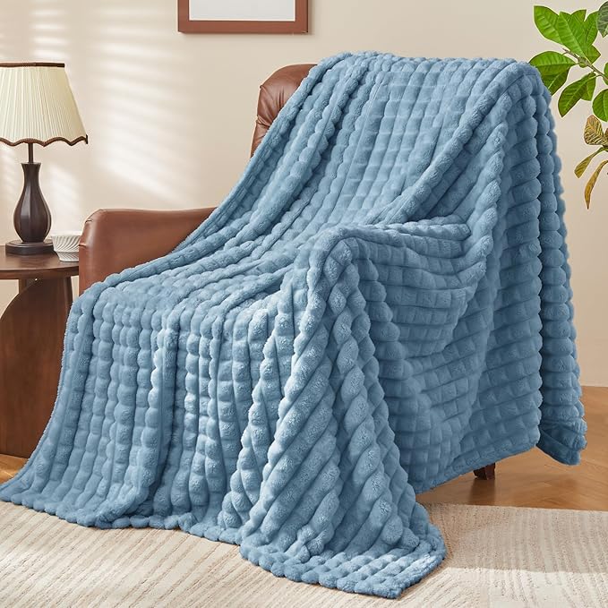 BEDELITE Blue Throw Blanket for Couch and Bed- Super Soft and Warm 3D Checkered Fluffy Fuzzy Fleece Blanket, Luxurious Plush Cozy Blanket for Room Decor Fall and Winter, 50x60 inches