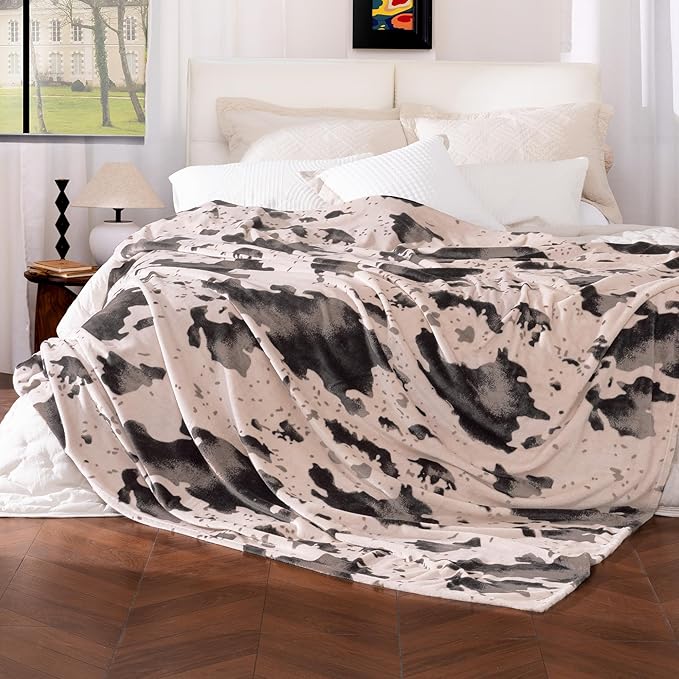 Cow Print Blanket Ultra Soft Flannel Throw Blanket for Couch Bed, Cute Cozy Lightweight All-Season Fleece Blanket Queen, Gift for Women & Girls, 90×90 Inches Pink