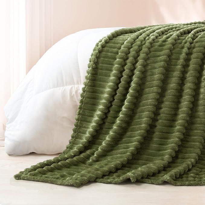 Exclusivo Mezcla Fleece Throw Blanket for Couch, Super Soft Striped Jacquard Bed Blanket, Lightweight Fuzzy Cozy for All Seasons, 50x60 Inches, Olive Green