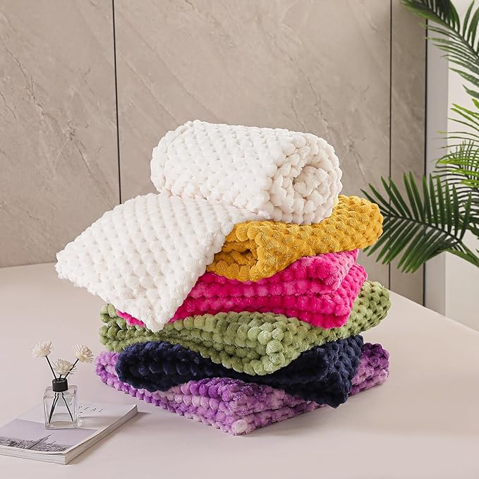 Exclusivo Mezcla Fleece Throw Blanket for Couch, Extra Large Fuzzy Mustard Yellow Bed Blankets, Soft Cozy Plush Sofa Throws for All Seasons, 50x60 Inches
