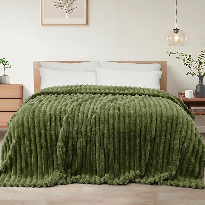Exclusivo Mezcla Queen Size Flannel Fleece Blanket, Super Soft Striped Jacquard Bed Blanket, Lightweight Fuzzy Cozy for All Seasons, 90x90 Inches, Olive Green