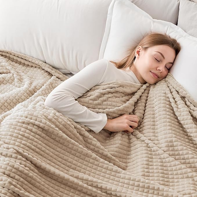 EMME Fleece Blanket Queen Size Luxury Flannel for Couch Bed Sofa Chair, Soft, Plush, Warm and Cozy Blanket with 3D Geometric Grid Design (Beige, 80'' x 90'')