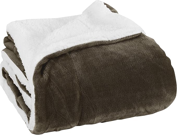Elegant Comfort Luxury Ultra-Plush Velvet Touch Fleece Throw Soft, Warm, Cozy| Micromink Sherpa-Backing Reversible Blanket for Bed, Sofa and Couch, Solid Brown