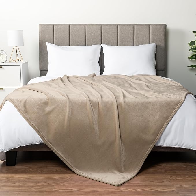 PAVILIA Taupe Fleece Throw Blanket for Couch Twin Size, Light Brown Super Soft Fuzzy Flannel Throw for Sofa, Luxury Plush Microfiber Blanket Twin Bed, Home Decorative Velvet Gift Blanket, 60x80