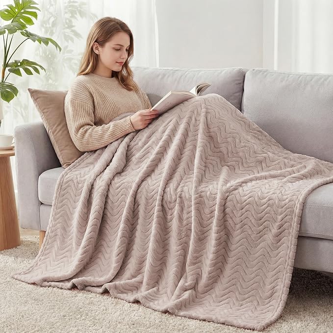 Exclusivo Mezcla Soft Fleece Blanket King Size, Cozy Lightweight Blankets with Decorative Wave Textured Suitable for All Season Use, Camel, 90x104 Inches