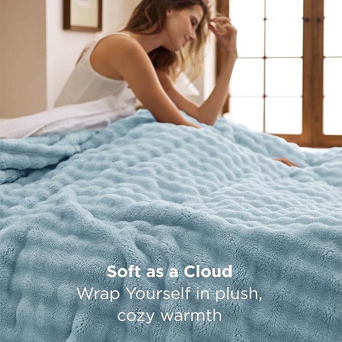 Bedsure 3D Fleece Bubble Blanket - GentleSoft Blue King Blanket for Bed Sofa Room Decor - Luxury Soft Cozy Gifts, Lightweight, All Seasons, Light Blue, 108"×90"
