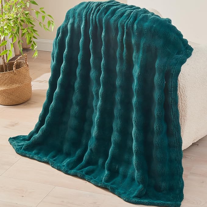 NEWCOSPLAY Twin Blanket for Couch Dark Teal Super Soft Flannel Fleece 3D Bubble Lightweight Bed Blanket All Season Use (Dark Teal, Twin(60"x80"))