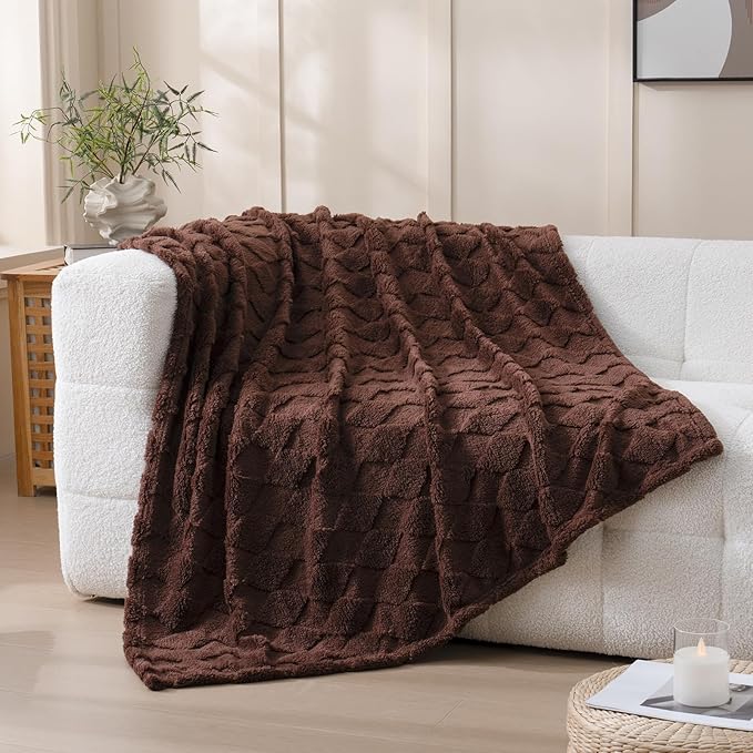 Brown Throw Blanket for Couch Sofa Bed 50x60 inches,Fleece Blankets Microfiber Flannel with Diamond Checkered Pattern Lightweight Plush Soft Cozy Gifts for Women Mom Girls