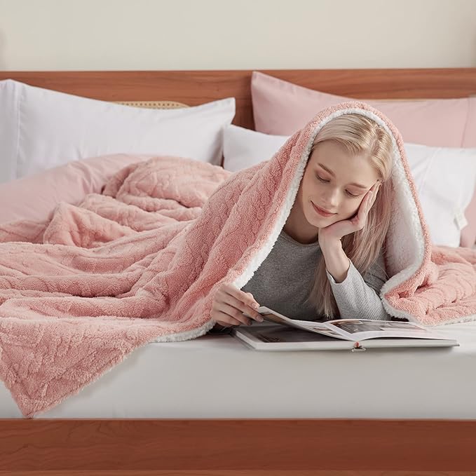 Bedsure Gentlesoft Sherpa King Size Blanket for Bed- Fleece Fluffy & Cozy Cable Jacquard Tufted for Women Gift, Thick and Warm Christmas Blanket for Winter, Pink, 108x90 Inches