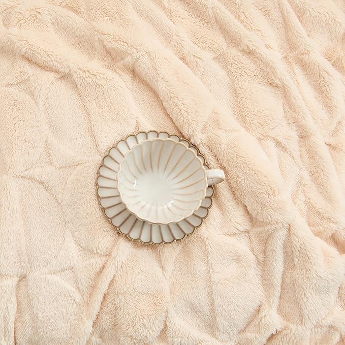 3D Circle Pattern 300 GSM Beige Throw Blanket for Couch - Fluffy Blanket for Women,Warm Spring Throw Blanket, 50x60 Inches