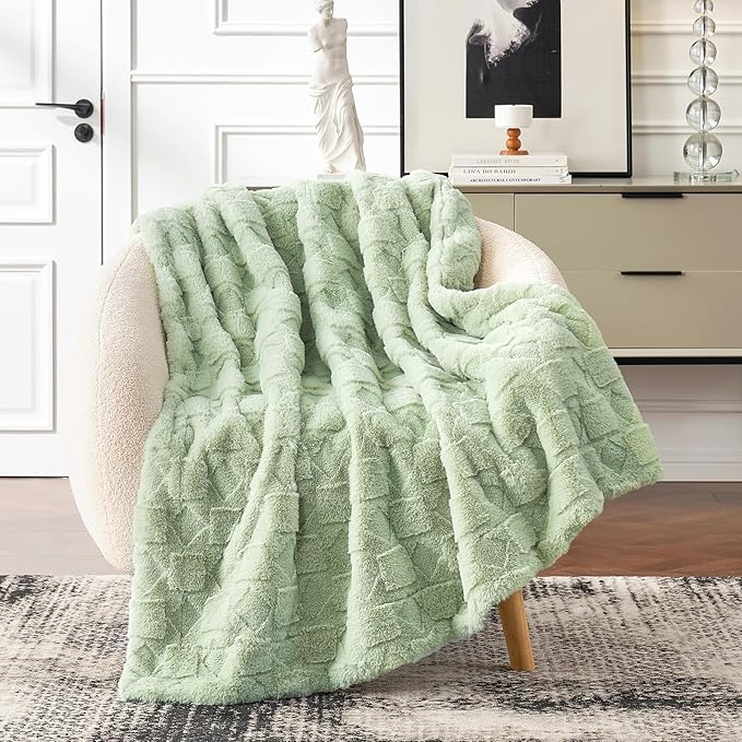 Cozy Bliss Faux Fur Textured Throw Blanket for Bed Super Soft Fuzzy Checkered Couch Blanket Gift for Women Premium 3D Jacquard All Season Use Sage Green Geom 60"*80"