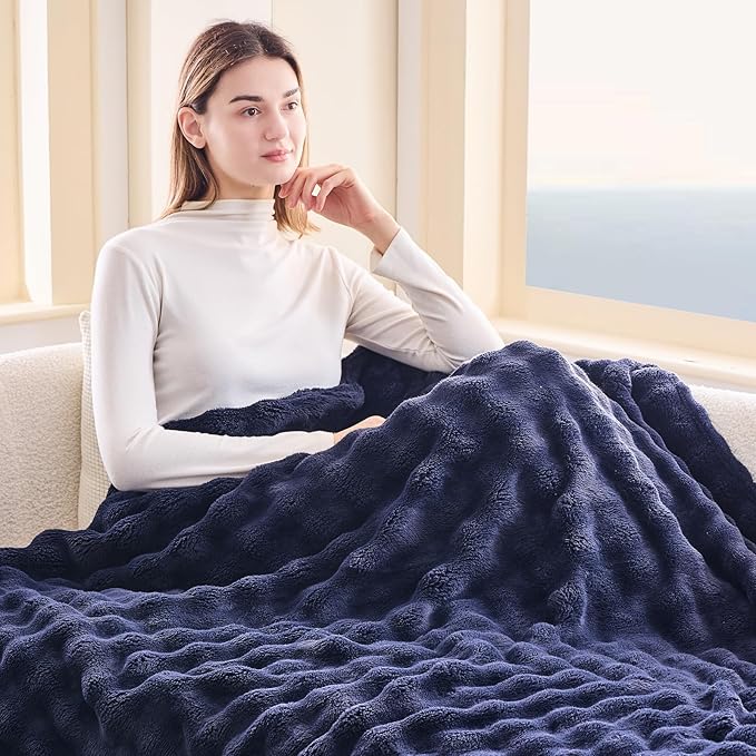 NEWCOSPLAY Twin Blanket for Couch Dark Navy Super Soft Flannel Fleece 3D Bubble Lightweight Bed Blanket All Season Use (Dark Navy, Twin(60"x80"))