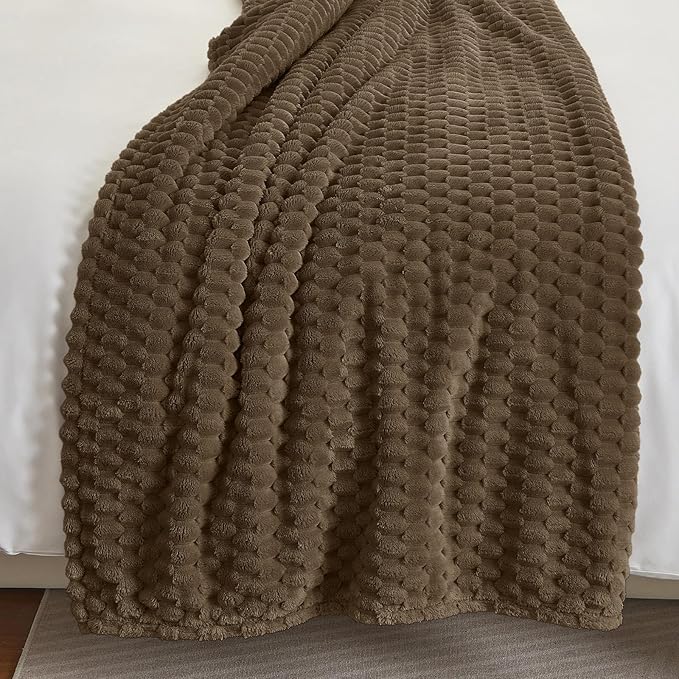 PHF Ultra Soft Flannel Fleece Blanket King Size, Lightweight 3D Jacquard Fleece Blanket, No Shedding, No Pilling, Luxury 340GSM Aesthetic Fluffy Cozy for Bed Room Decor, 108"x90", Cocoa Brown