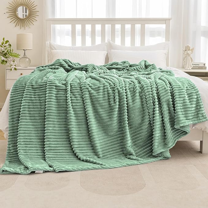MIULEE Fleece Bed Blanket King Size 90"x108" 300GSM Super Soft Lightweight Plush 3D Striped Jacquard Blanket, Sage Green Warm Cozy Breathable Ribbed Blankets for Couch Sofa