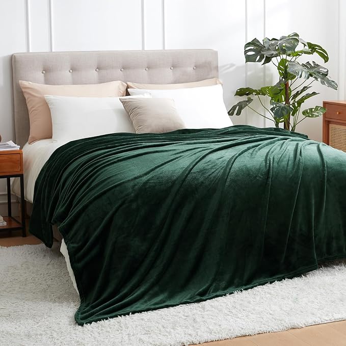 Hansleep Fleece Queen Blanket for Bed Fleece Dark Green, Queen Size Super Soft Flannel Fuzzy Plush Cozy Blanket for All Seasons, Dark Green, Queen 90x90 Inches