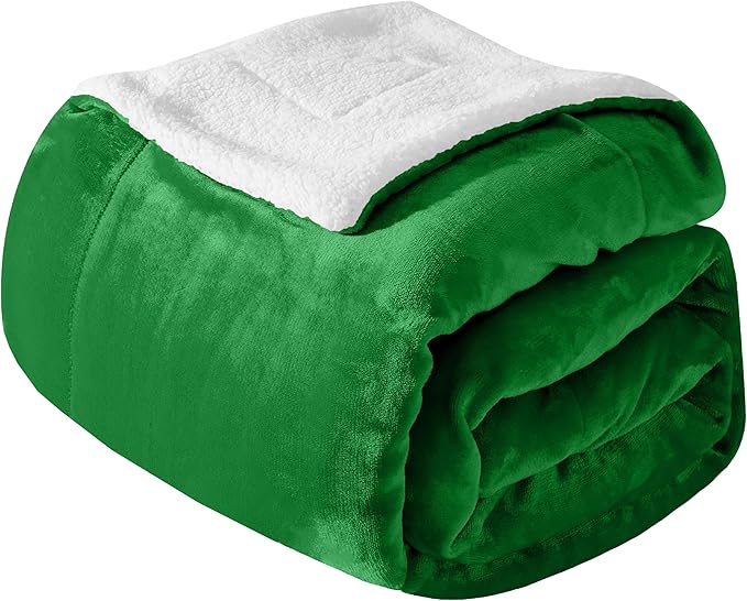 Mocassi Premium Ultra-Soft Velvet Touch Flannel Fleece Sherpa Throw - Warm Cozy Reversible Plush Micromink Throw Blanket for Couch, Bed and Sofa - Fluffy, Christmas Winter Bedding Gift, Emerald Green