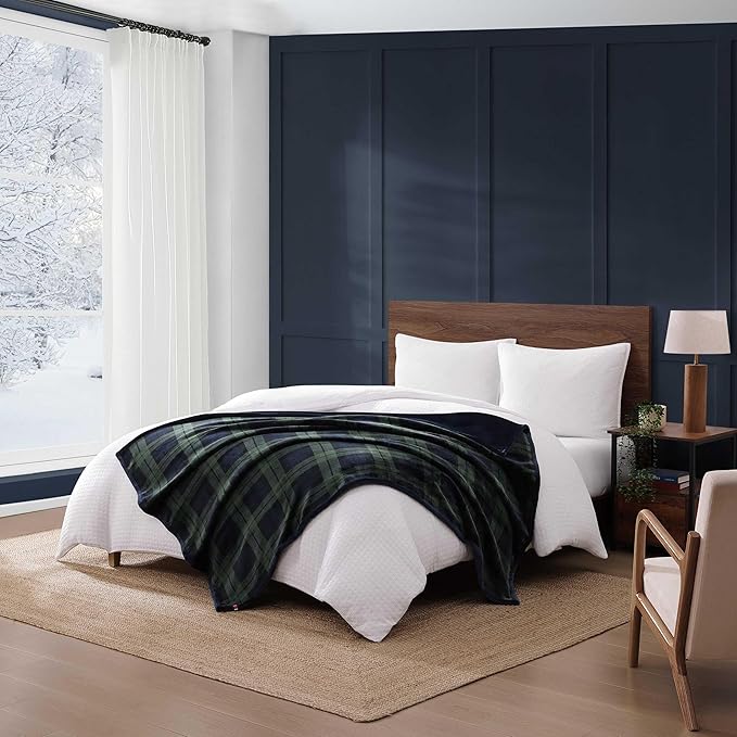 Tommy Hilfiger - Blanket, Ultra-Soft Plush Throw Blanket for Bed or Couch, Cozy Bedding with Solid Reverse & Tailored Hem, Medium Weight for Year Round Comfort (Edinburgh Tartan Blue, 50" x 70")