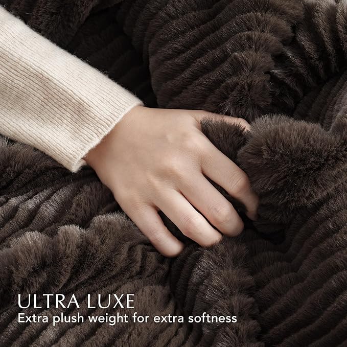 EVERGRACEHOME Ultra Soft Faux Fur Throw Blanket for Couch, Luxury Sculpted Texture Faux Rabbit Fur Blanket for Bed, Fluffy Thick Plush Warm Fuzzy Throw, 920GSM (Dark Brown, 60''x80'')
