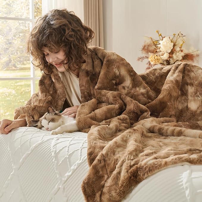 Krifey Faux Fur Throw Blanket for Couch Bed, 3D Marble Texture Soft Throws, Cozy Fuzzy Plush Thick Warm Blanket, Faux Rabbit Fleece, Christmas Birthday Gifts for Men Dad, Tie Dye Brown, 50x60in