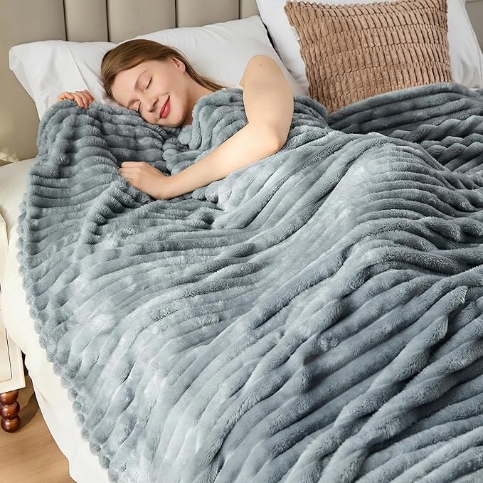 Gray Fleece Queen Size Blanket for Bed, 320GSM Super Soft Cozy Blanket for Home Decor, Perfect Cozy Gifts for Women Men Gifts, Lightweight All Season Bed Blanket, 90x90 Inches