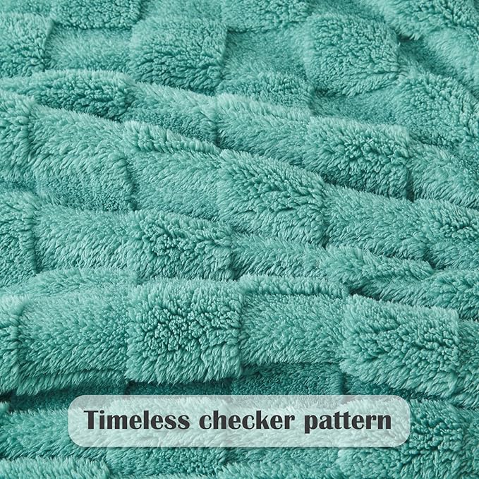 NEWCOSPLAY Super Soft Throw Blanket Mint Green Premium Silky Flannel Fleece 3D Checkered Lightweight Bed Blanket All Season Use (Mint Green Checkered, Throw(50"x70"))
