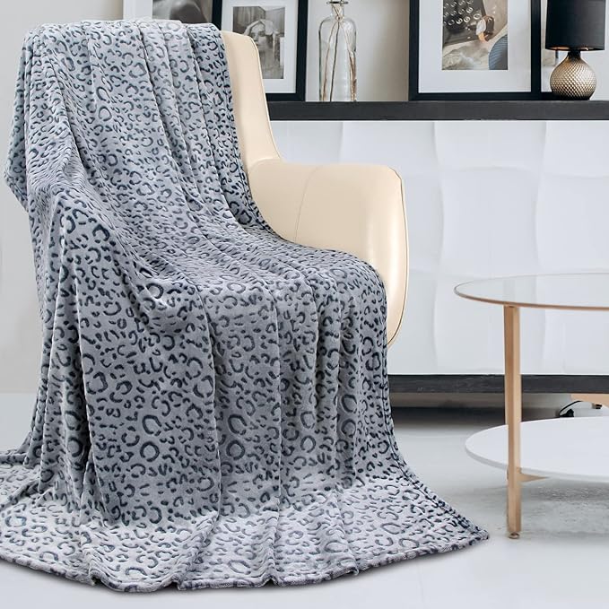 MACEVIA Flannel Fleece Cheetah Print Blanket, Leopard Throw Blanket for Women, Soft Animal Print Blankets Cozy Comfy for Bed Sofa Couch 260GSM, Suitable for All Seasons (Navy Leopard,50x60inches)