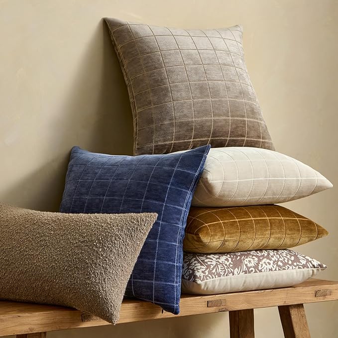 MIULEE Decorative Chenille Check Lumbar Throw Pillow Covers Vintage Plaid Couch Pillows 12x20 Inch Set of 2 Neutral Boho Cushion Covers Modern Home Coastal Decor for Sofa Bed Living Room Navy Blue