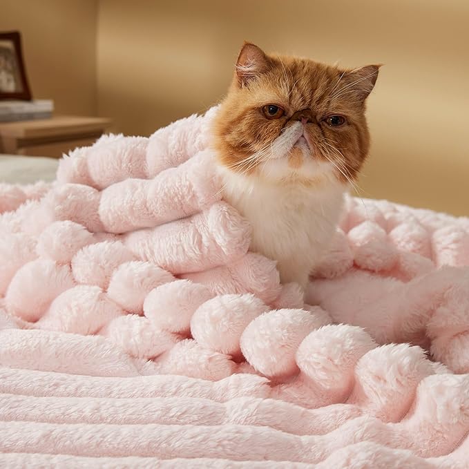Bedsure King Size Blanket for Bed - 350GSM Super GentleSoft Fuzzy Fluffy Cozy Blankets for Women, Cute Large Plush Fleece Throws for Girls, Pink，108x90 Inches, Wider Striped Design