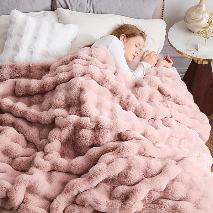 NEWCOSPLAY Faux Fur Throw Blanket Pink Luxury Fluffy Thick Warm Bubble Blanket for Couch Sofa Bed 1000GSM (Pink Bubble Thick, Throw(50"x60"))