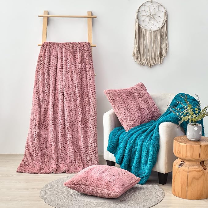 YUSOKI Luxury Faux Fur Blanket for Queen Size Bed 2 Layers,7.3lb,All Ages,Home Decoration Without Pillows (Pink,90"x90")
