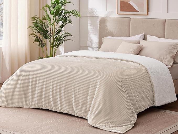 Sherpa Throw Blanket for Couch - Super Soft & Thick, White Throw Blanket, Warm Blankets for Winter, Fluffy Blanket for Sofa Bed, Striped Fleece, Cream, 50x60 Inches
