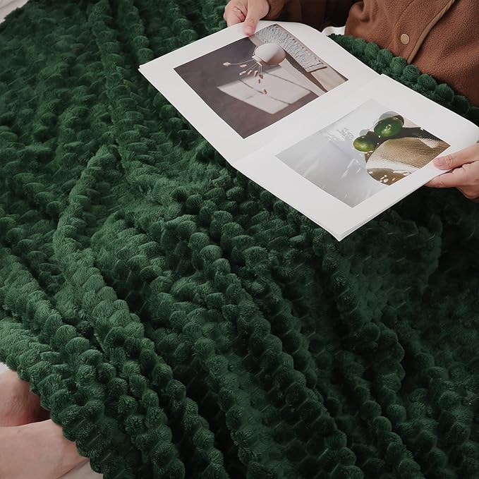 Dark Hunter Green Throw Blanket 50"×60" inches Fuzzy 3D Jacquard Decorative Flannel Fleece Super Soft Plush Cozy Blanket for Couch Sofa Chair Lightweight