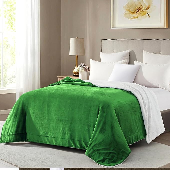 Mocassi Premium Ultra-Soft Flannel Fleece Sherpa Throw Blanket - Warm Cozy Reversible Plush Micromink Blanket for Couch, Bed and Sofa - Fluffy, Christmas Winter Bedding Gift, Queen, Emerald Green