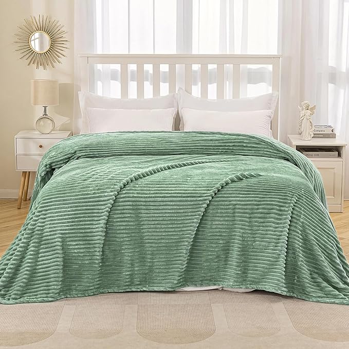 MIULEE Fleece Bed Blanket King Size 90"x108" 300GSM Super Soft Lightweight Plush 3D Striped Jacquard Blanket, Sage Green Warm Cozy Breathable Ribbed Blankets for Couch Sofa