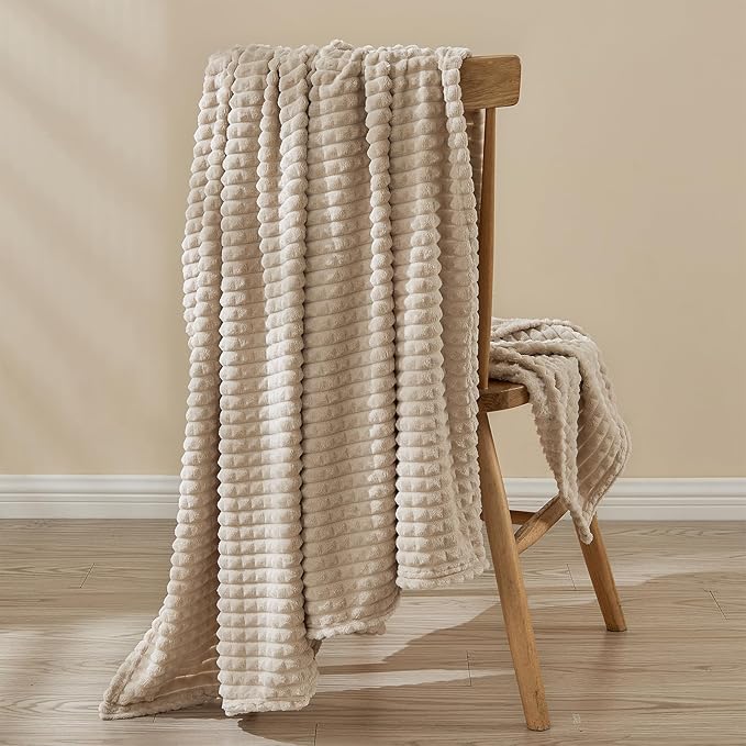 EMME Fleece Blanket Twin Size Luxury Flannel for Couch Bed Sofa Chair, Soft, Plush, Warm and Cozy Blanket with Geometric Grid Design (Beige, 60'' x 80'')
